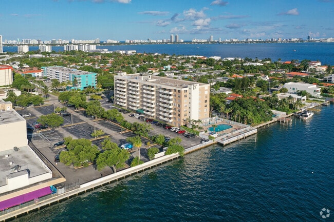 Building Photo - Island Place at North Bay Village