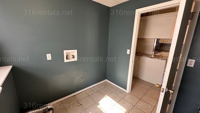 Building Photo - 257 N Sabin St