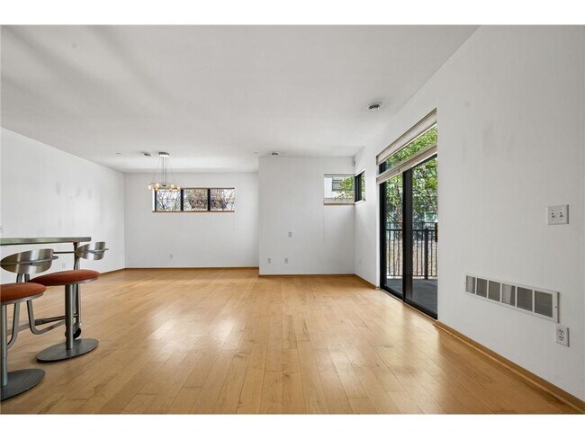 Building Photo - 2818 Aldrich Ave S