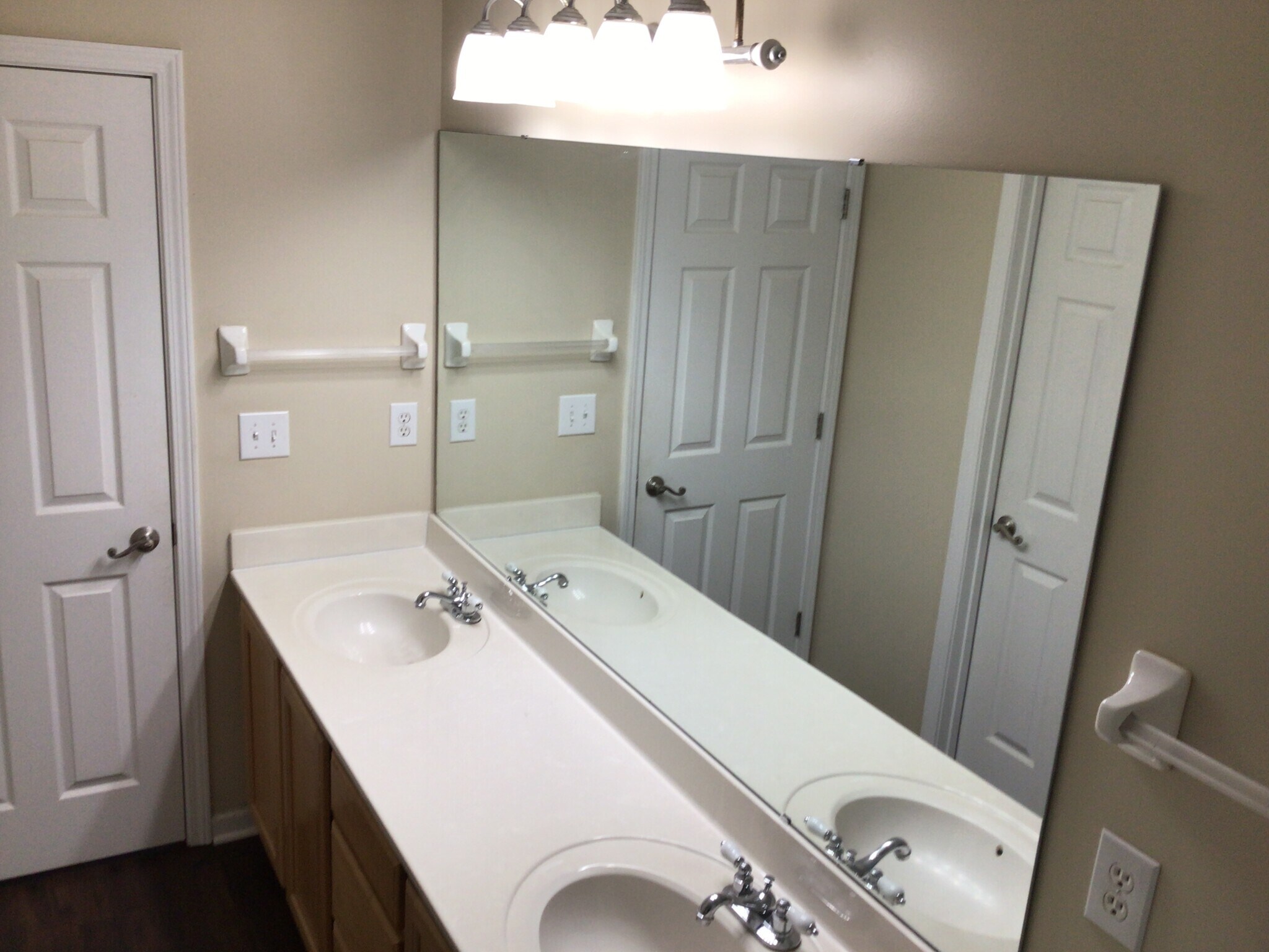 Building Photo - 7534 Sparkleberry Dr