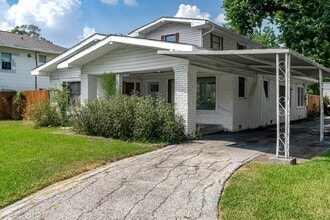 Building Photo - 7837 Detroit St