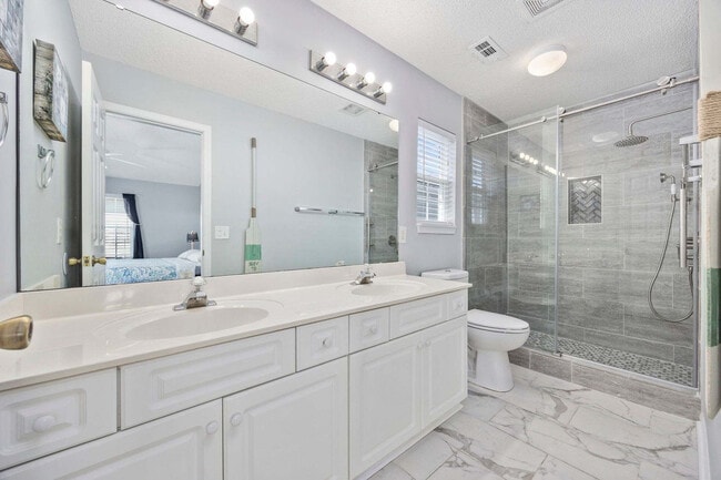 Building Photo - 111B S Yaupon Dr