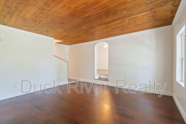 Building Photo - 210 Westover Dr