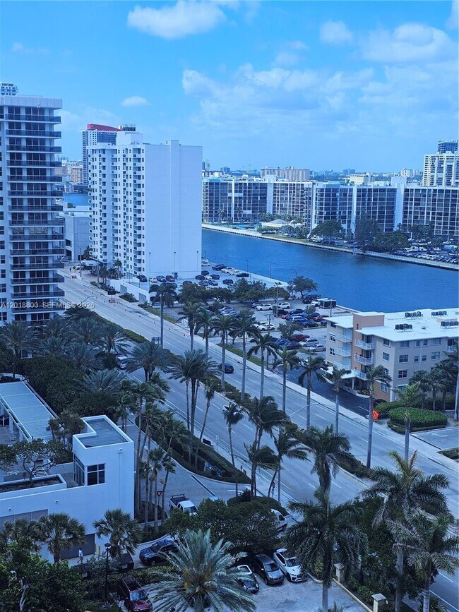 Building Photo - 2501 S Ocean Dr