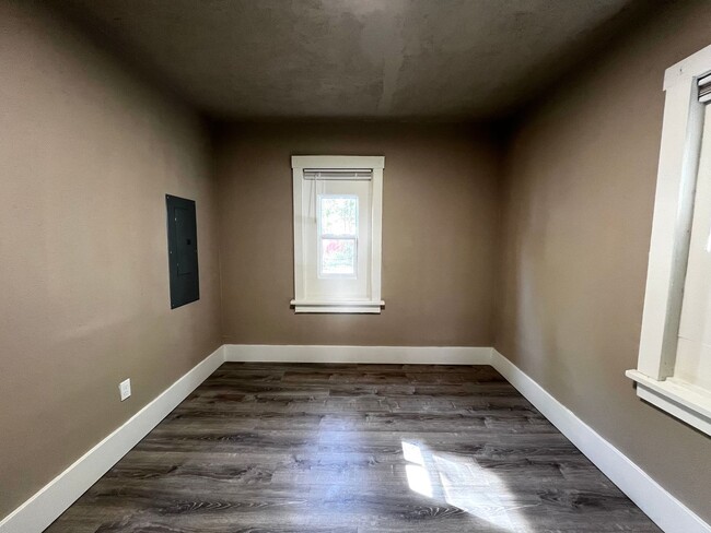 Building Photo - Non-Refundable & Security Deposit Total: $1200.00