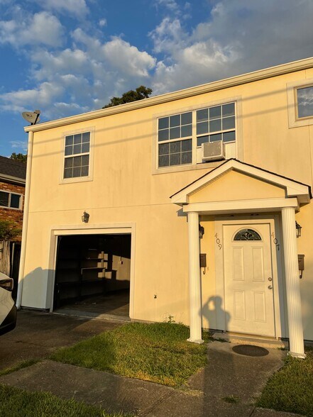 Building Photo - 409 Helios Ave