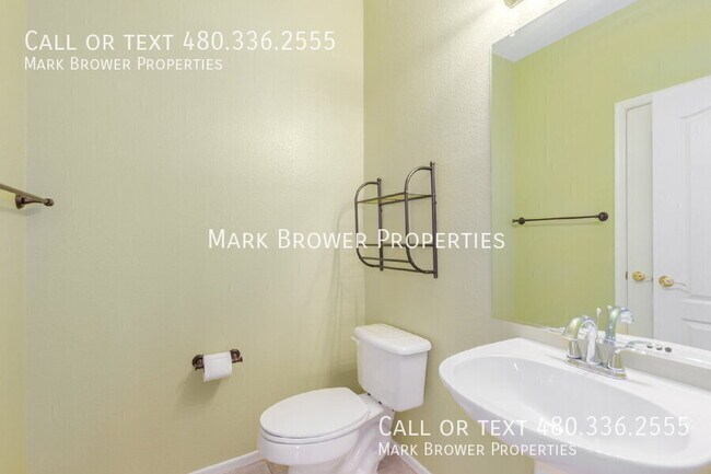Building Photo - 1462 W. Roadrunner Dr.