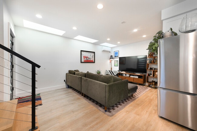 Building Photo - 4426 Campbell Dr