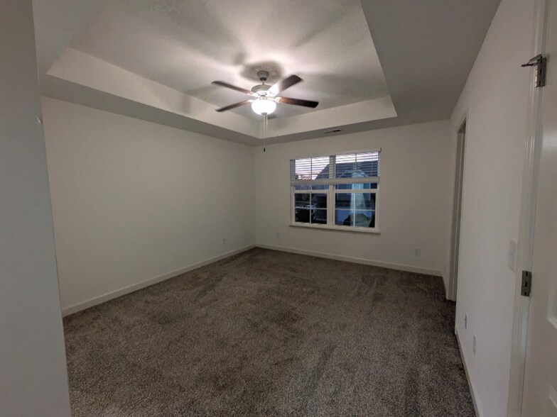 Building Photo - 1706 Lone Jack Ln