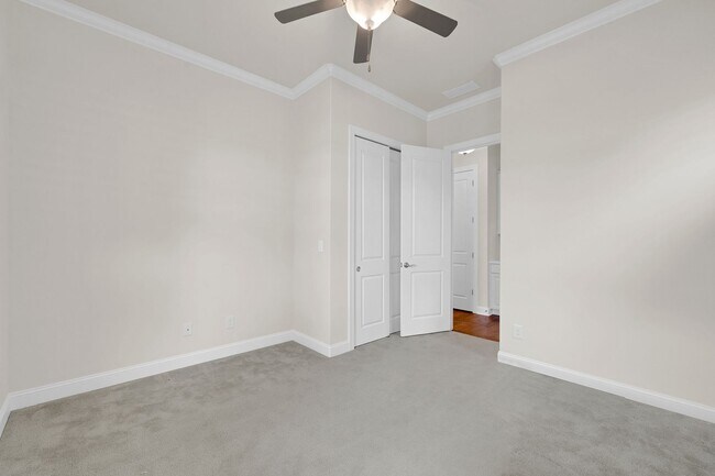 Building Photo - Light, bright, and move-in ready home in the highly sought-after Trilogy at Lake Norman community...