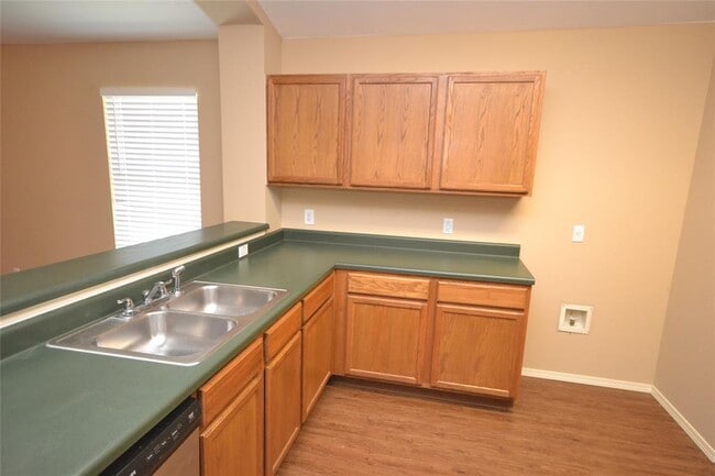 Building Photo - 302 Washington Square Dr
