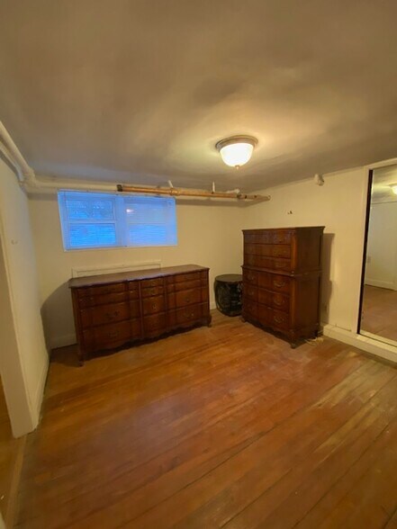 bedroom - 212 Alpine Pl