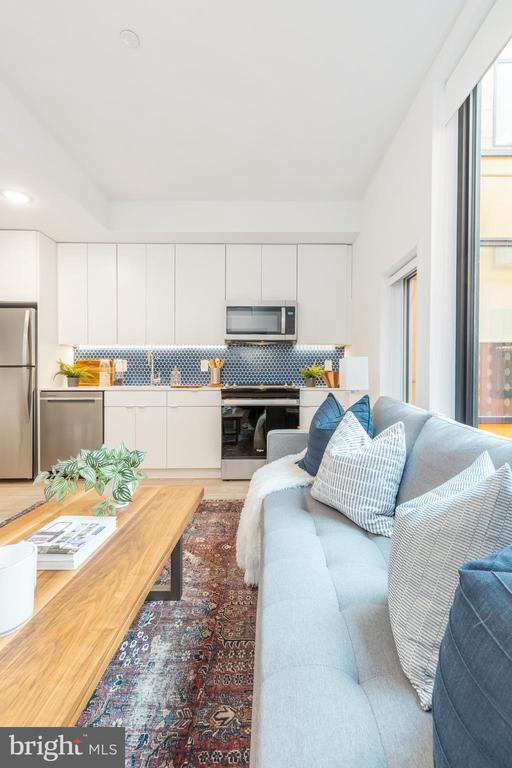 Building Photo - 1131-39 N Front St