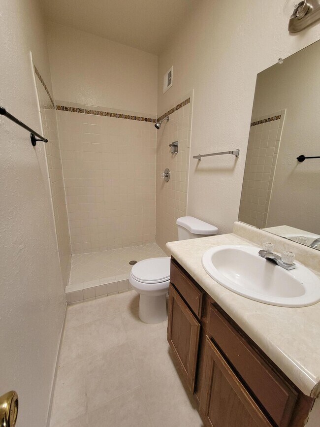 Building Photo - 3324 Red Sails Dr