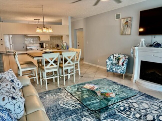 Building Photo - Marco Towers