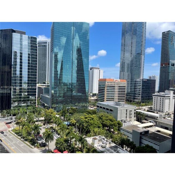 Building Photo - 1250 S Miami Ave