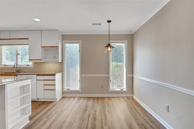 Building Photo - 2052 Old Forge Way