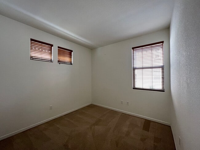 Building Photo - Desirable 4 Bed 3 Bath 2-Story Home in Folsom