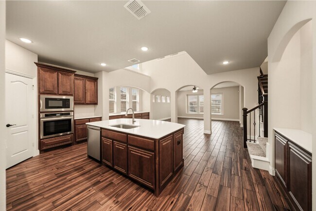 Building Photo - 504 Ridgewater Trail