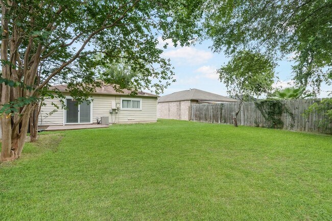 Building Photo - 16211 Olive Glen Dr