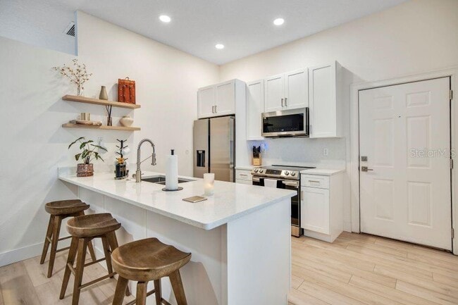 Building Photo - 1550 Lake Baldwin Ln