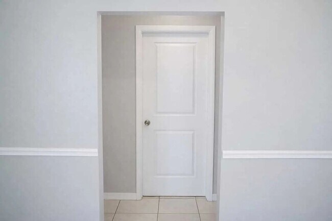 Building Photo - 11316 Maybrook Ave