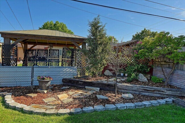 Building Photo - Beautiful 3bed/2 bath home in the heart of Shadle Park - coming soon