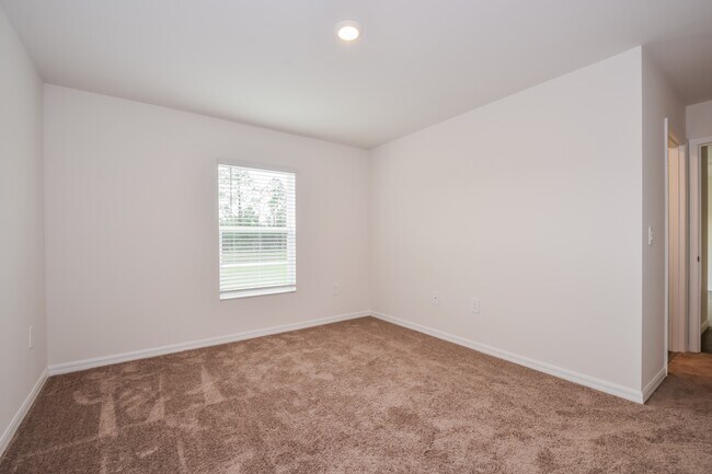 Building Photo - 146 Blackstone Dr