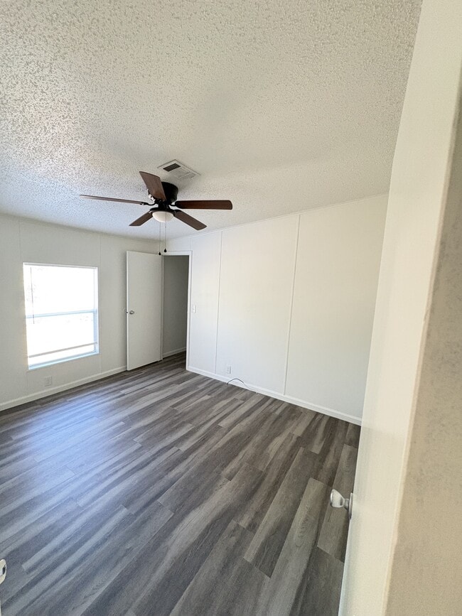 Building Photo - 242 7th Way