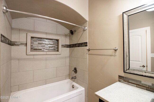 Building Photo - 1415 San Bonifacio