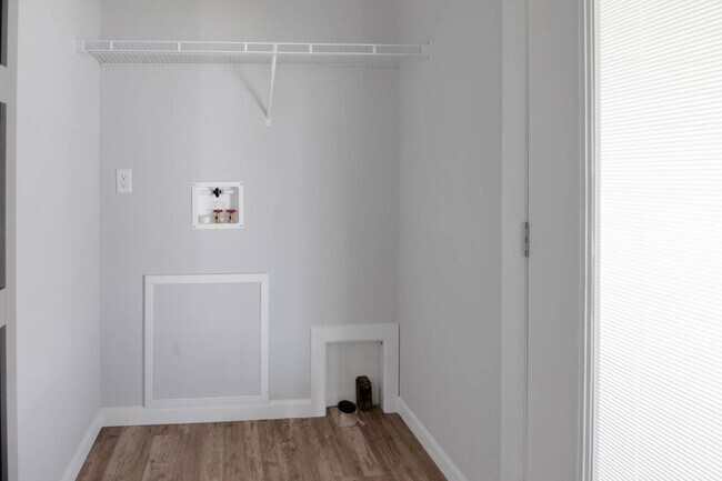 Building Photo - 1459 Whispering Pnes Lp