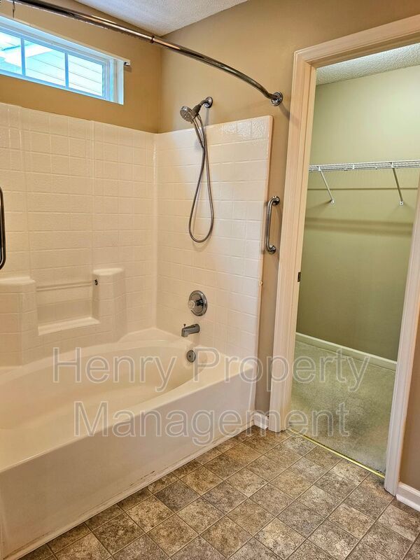 Building Photo - 109 Gremar Dr.