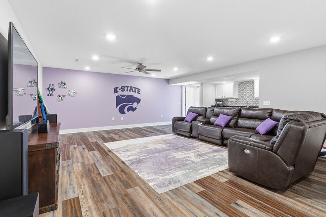 Building Photo - Stunning 6 Bed, 3 Bath Heritage Hills Home | 3-Car Garage | Walk-Out Basement