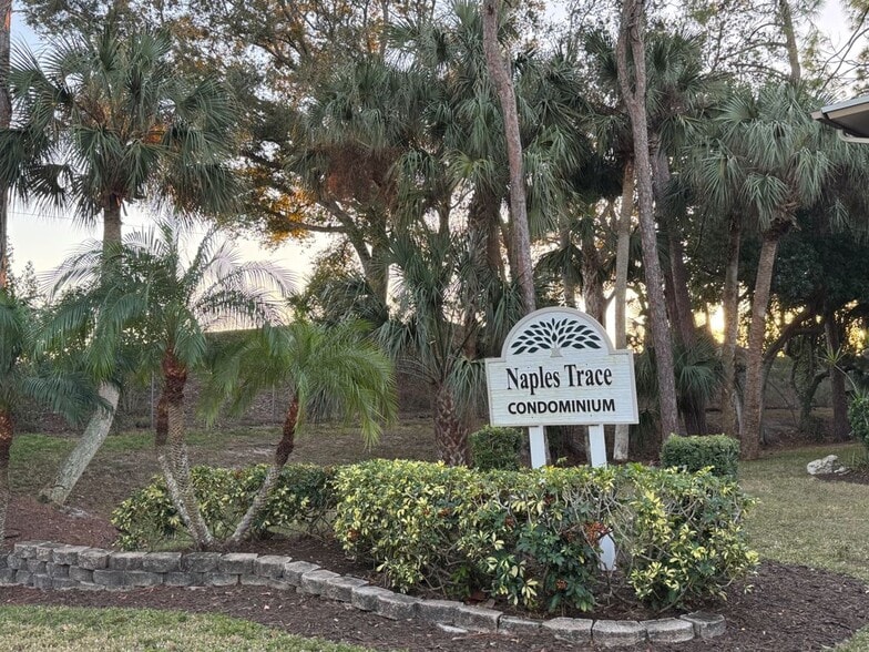 Building Photo - 2350 Naples Trace Cir