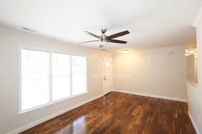 Building Photo - 9713 Pampas Dr