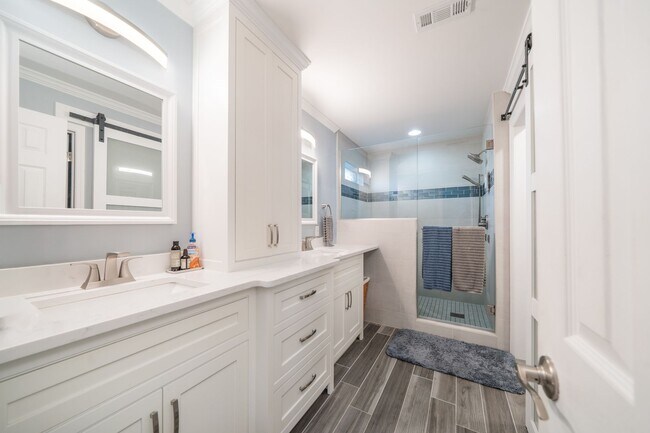 Building Photo - Spacious Madison Home with Pool, Game Room, Bonus Room & Prime Location