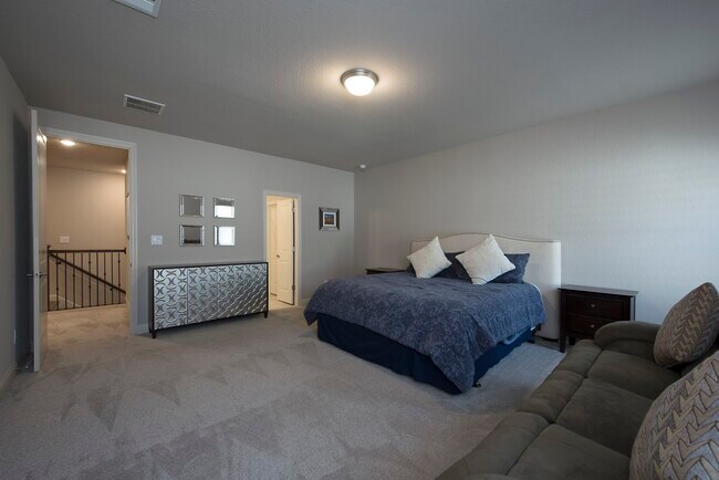 Building Photo - 7 Yellowstar Ct
