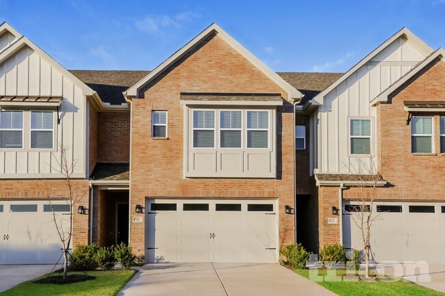 Building Photo - 3023 Whitetail Ln