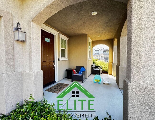 Building Photo - Welcome to this Immaculately Maintained Re...