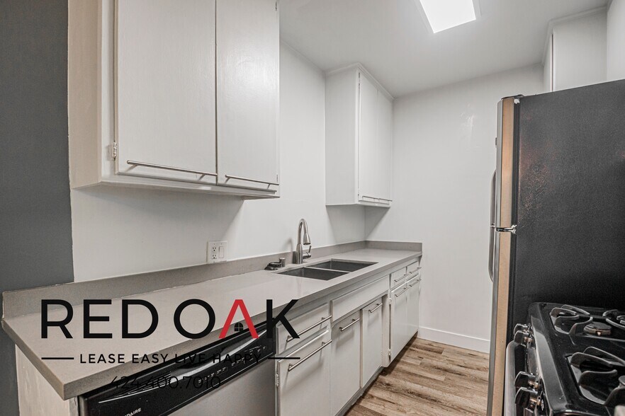 Building Photo - 735 Locust St