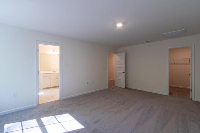 Building Photo - 1204 Grenshaw Dr