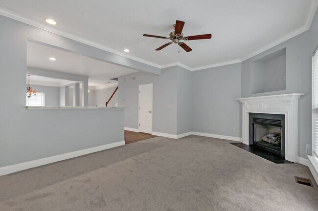Building Photo - Awesome 3BE/2.5BA home in Bellevue!