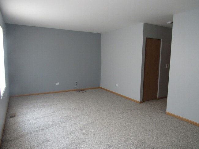 Building Photo - 25200 Faraday Rd