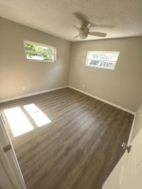 Building Photo - 6143 Alderwood St