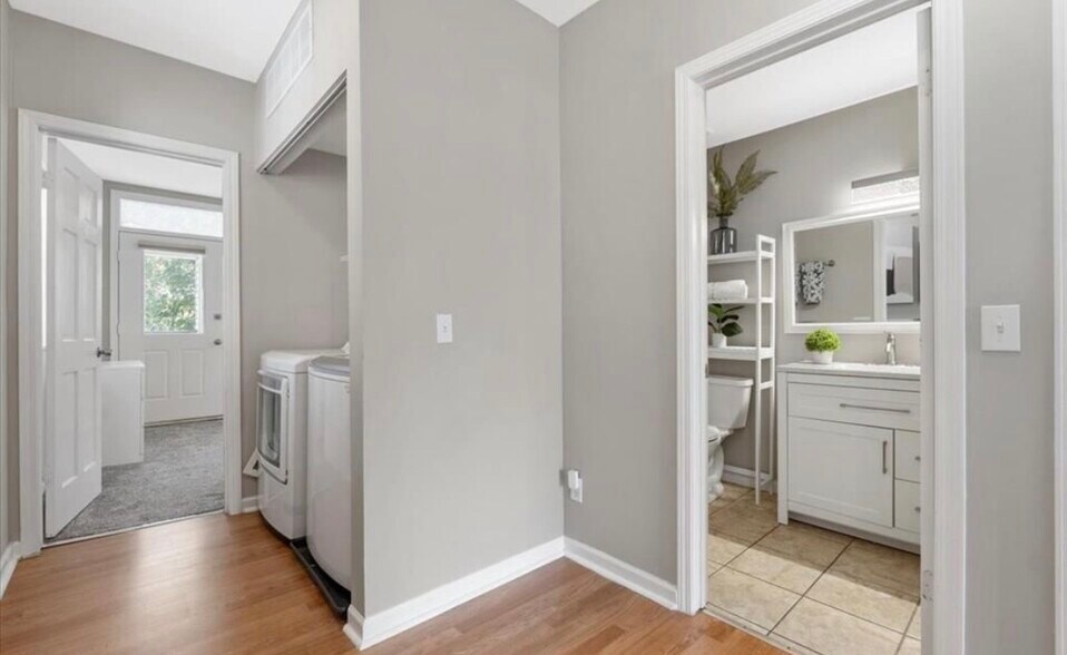 Building Photo - 3618 McRee Ave