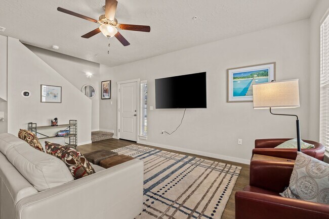 Building Photo - Beautiful Home in Garden City!
