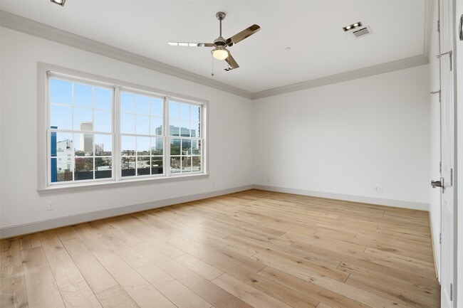 Building Photo - 19 Robita St