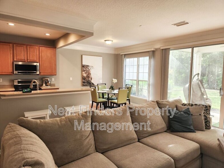 Building Photo - 3857 Lionheart Dr