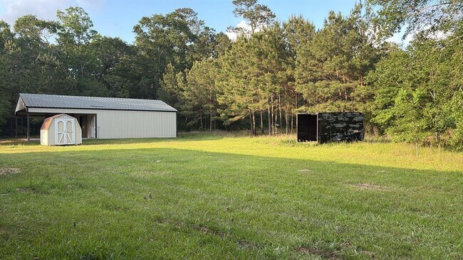Building Photo - 8856 Greenwood Dr