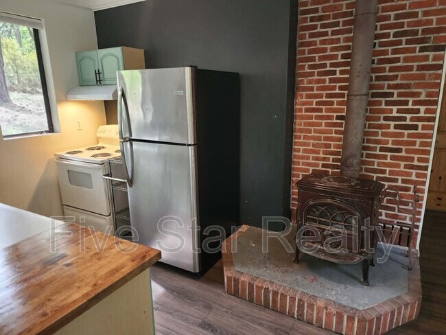 Building Photo - 12896 Rices Crossing Rd